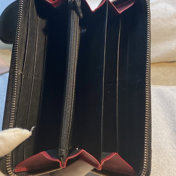 Gucci authentic blk long leather zippy wallet with GG trim - Picture 2 of 7